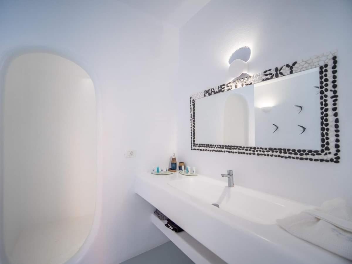 Majestic Sky Luxury Suites Мегалохори Екстериор снимка